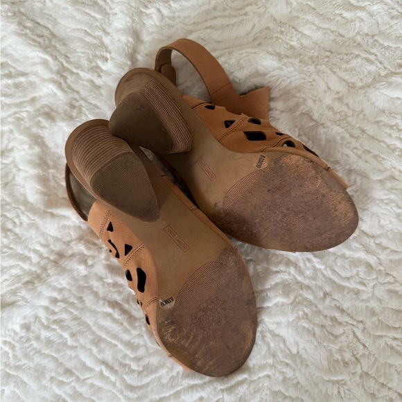 Vince Camuto Tan Cutout Heeled Sandals - Picture 3 of 6